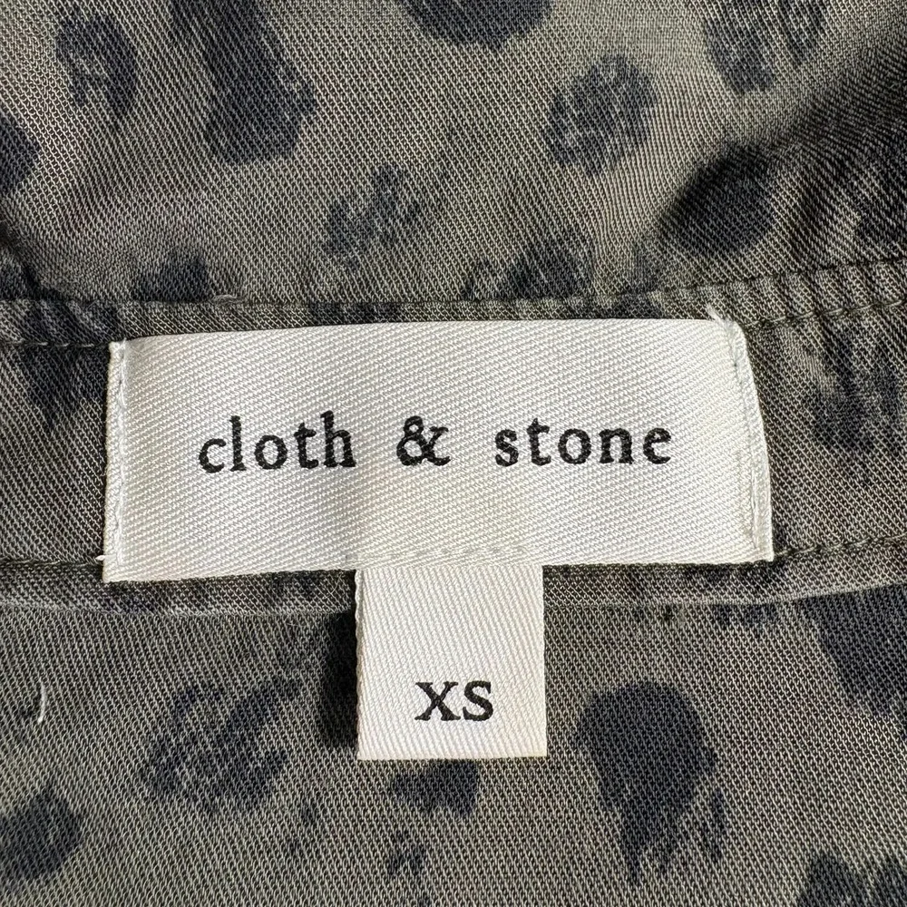 Cloth‎ & Stone Olive Green Cheetah Print Tencel Button Down Shirt XS